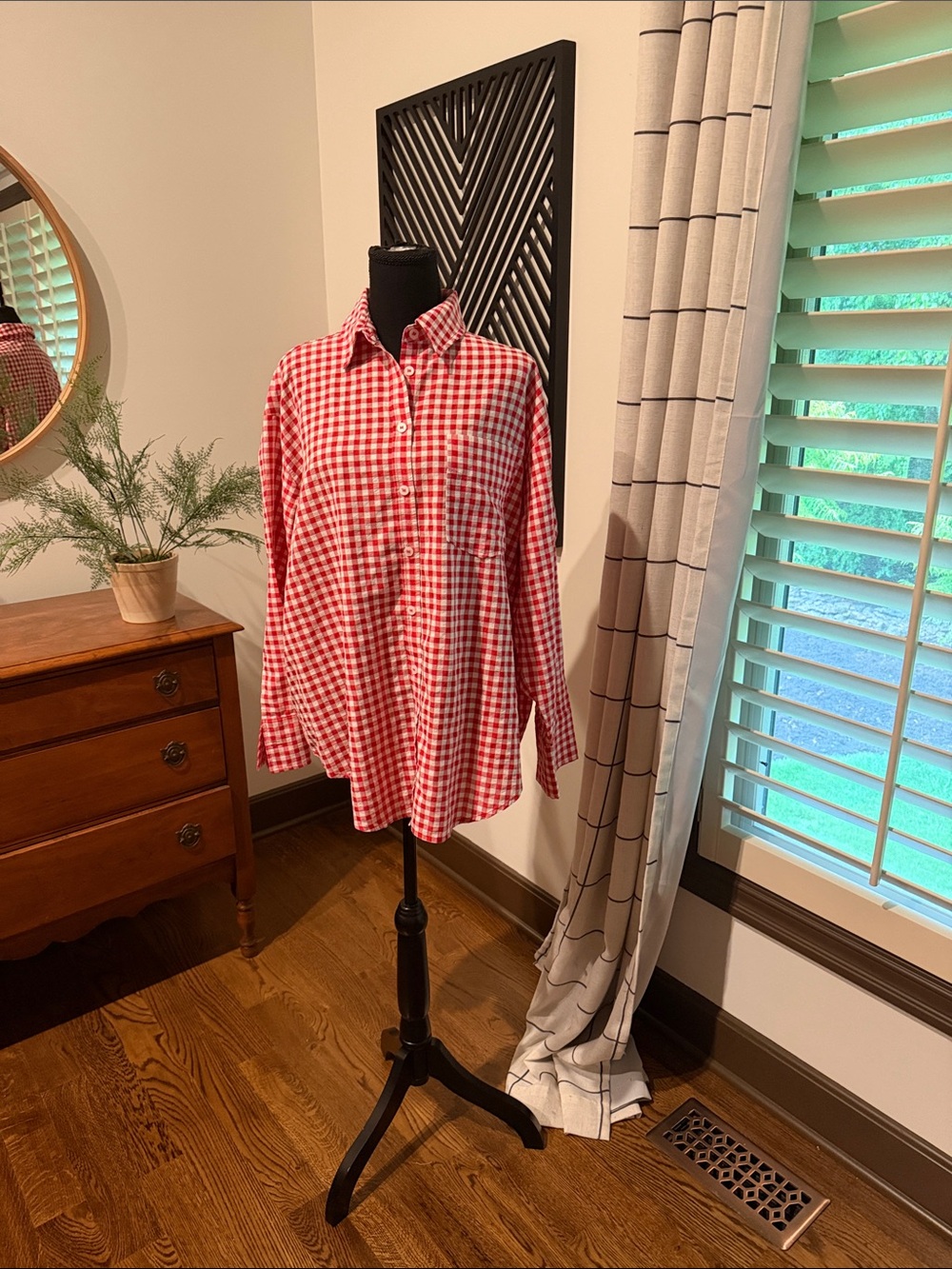 Mimosa red gingham button down small
